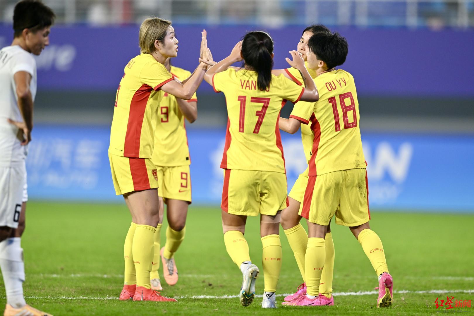 关于中国女足在比赛中斗志昂扬，战胜对手的信息