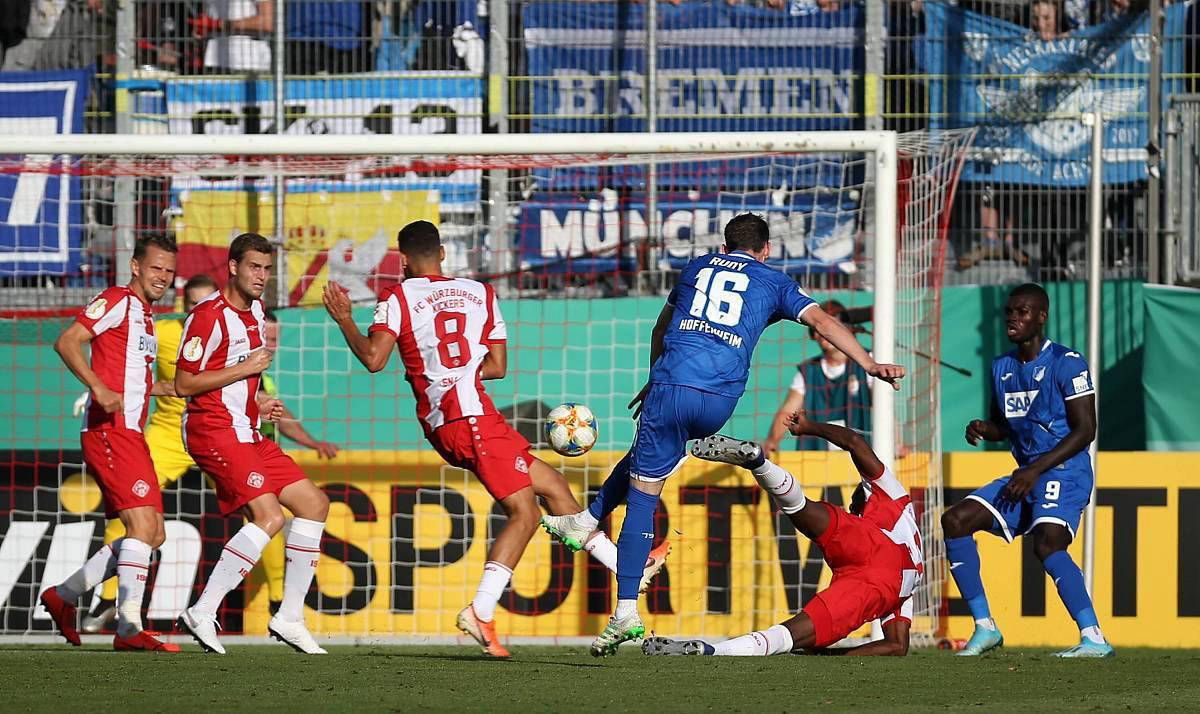 霍芬海姆客场大胜,球队士气高涨信心十足的简单介绍 霍芬海姆客场大胜,球队士气高涨信心十足的简单介绍