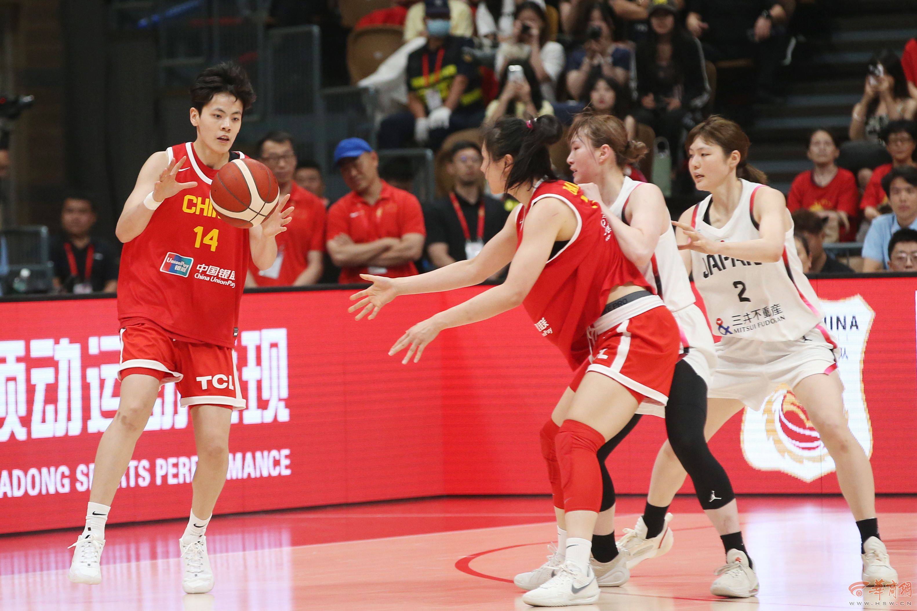 新赛季篮球联赛开启，球迷热情高涨