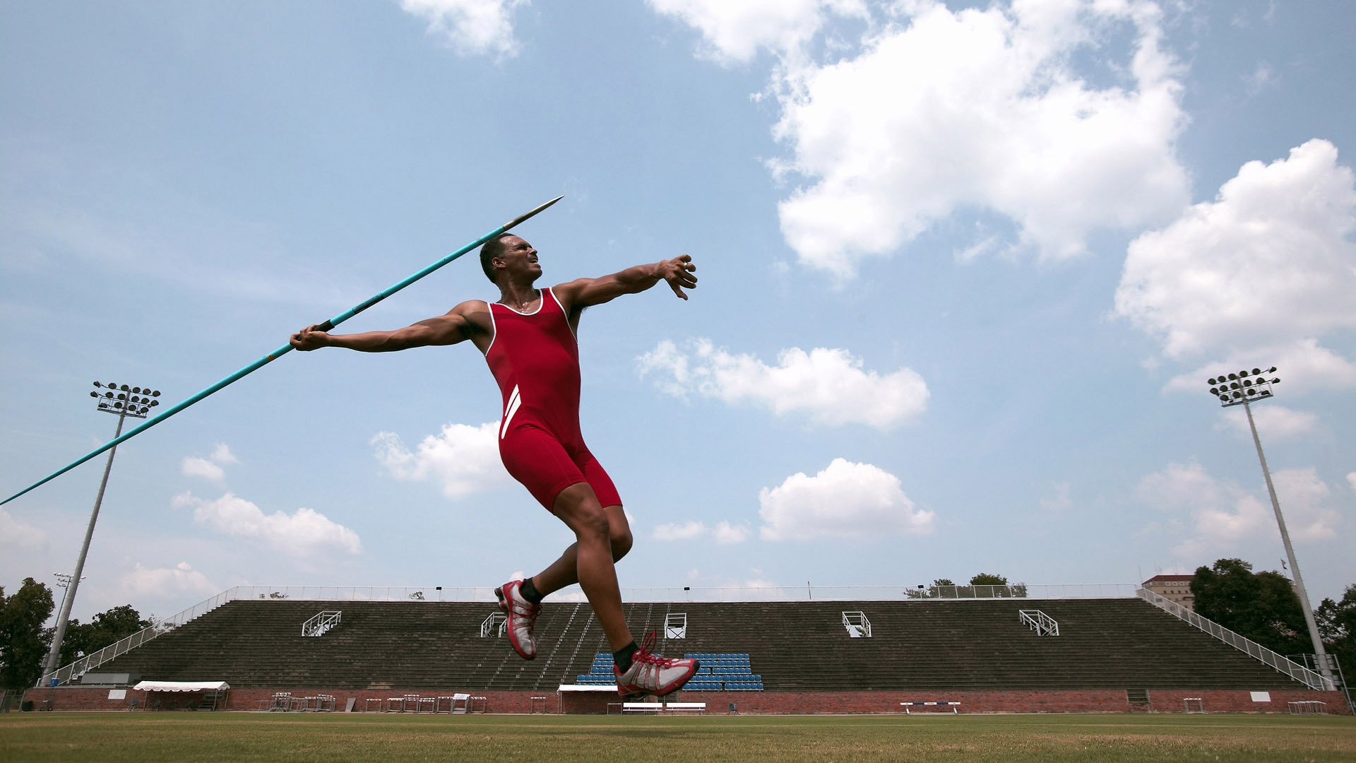 温网逆转拉沃尔杯，兹维列夫刷新纪录，一场改写网球历史的唯一性时刻