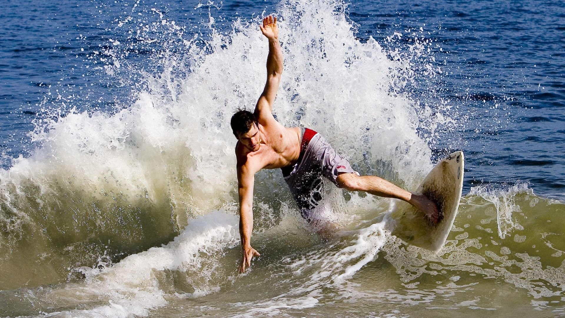 独扛旗帜，兹维列夫在法网鏖战与年终总决赛中的唯一使命